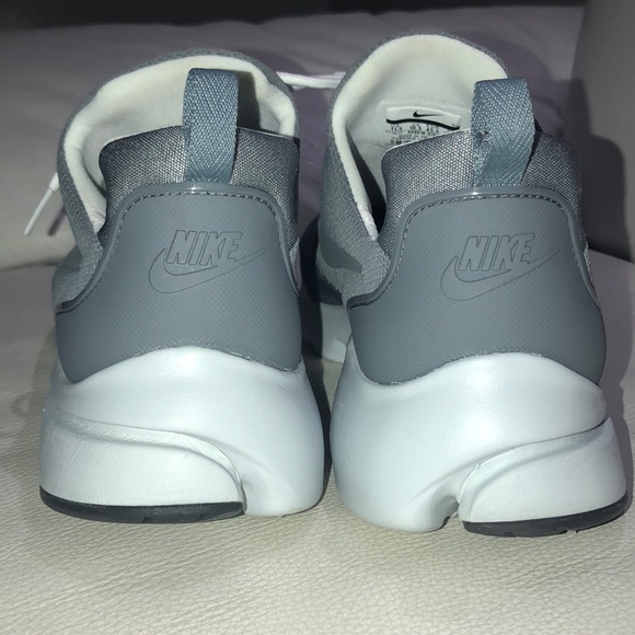 Nike shoes . Excellent condition. - Picture 4 of 4